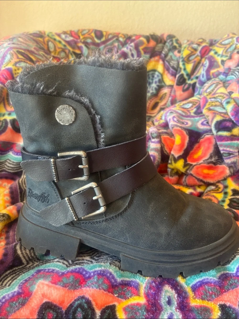 Little girls Blowfish fur lined boots size 1